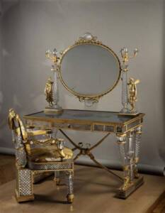 Table et fauteuil de toilette - Marie-Jeanne-Rosalie Desarnaud-Charpentier, d'après Nicolas-Henri Jacob (1819) - Photo (C) RMN-Grand Palais / Guy Vivien - Musée du Louvre