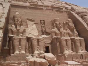 Façade du grand temple d'Abou Simbel, Egypte
