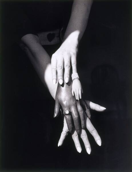Phototgraphie de mains par Claude Cahun